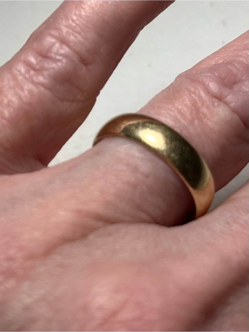 14K Yellow Gold Classic Wedding Band Unisex 4.85mm Size 7.5 - Picture 2 of 8